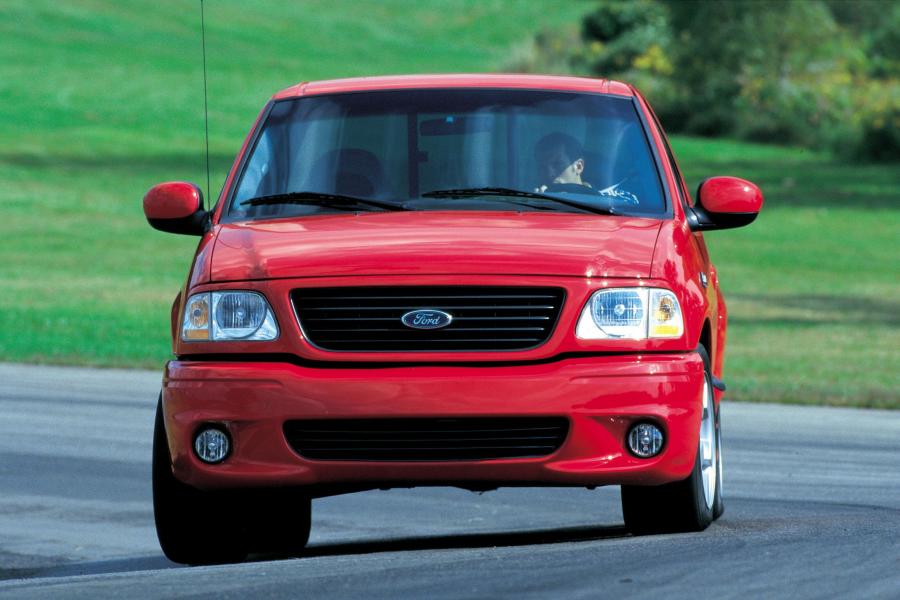  Ford F-150 SVT Lightning 2001 года  (фото 25 из 33)